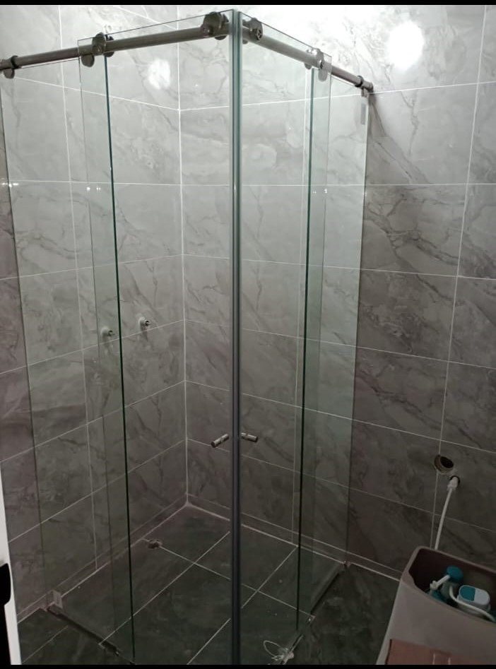 División de baño Glassvit en vidrio templado